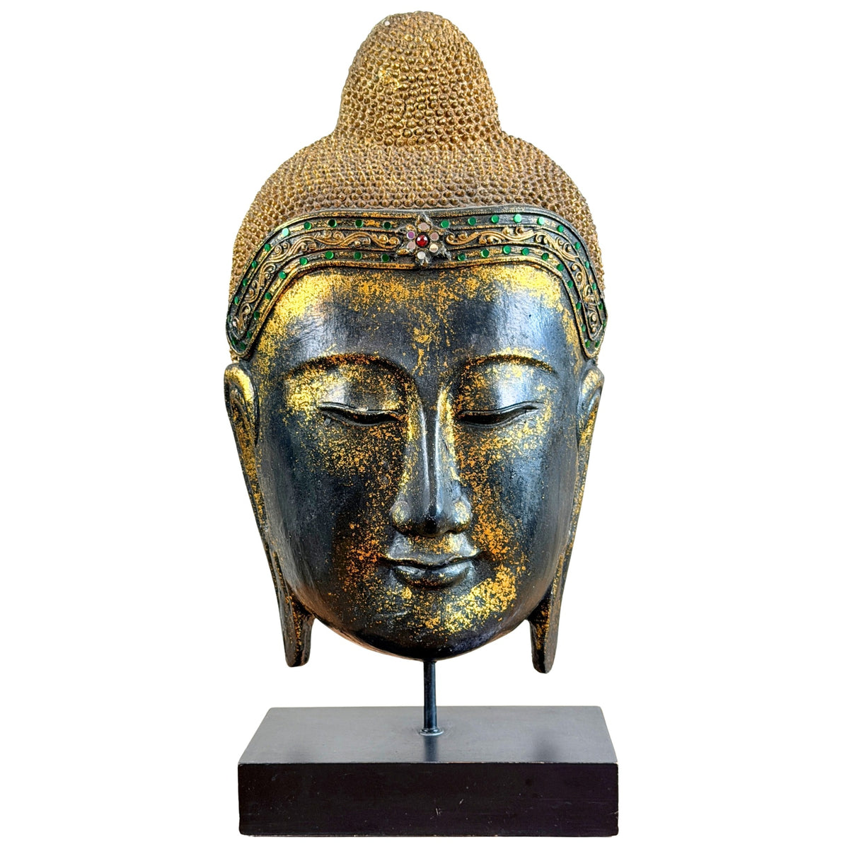 Metallener Buddha-Kopf in Schwarz und Gold auf Sockel, vollständige Vorderansicht