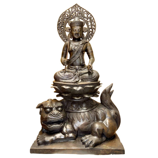 Monumentale Bronzestatue von Wenshu Pusa auf einem Löwen als Symbol für Weisheit, Einsicht und Schutz