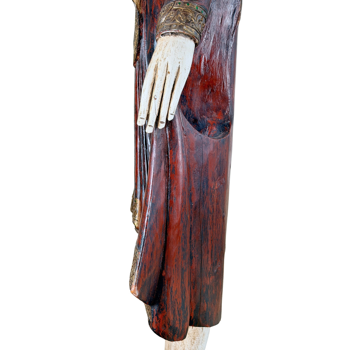 Detailansicht des monumentalen stehenden Mandalay-Buddha aus Birma