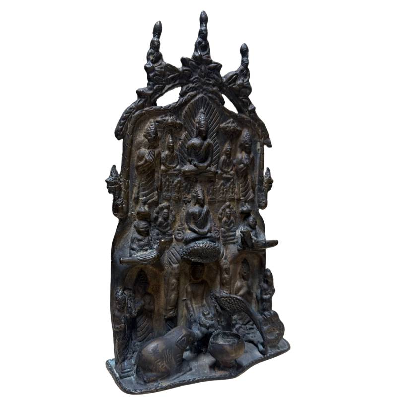 Mucalinda Buddha unterhalb der Naga aus Bronze, ein Symbol des Friedens in schwierigen Zeiten.