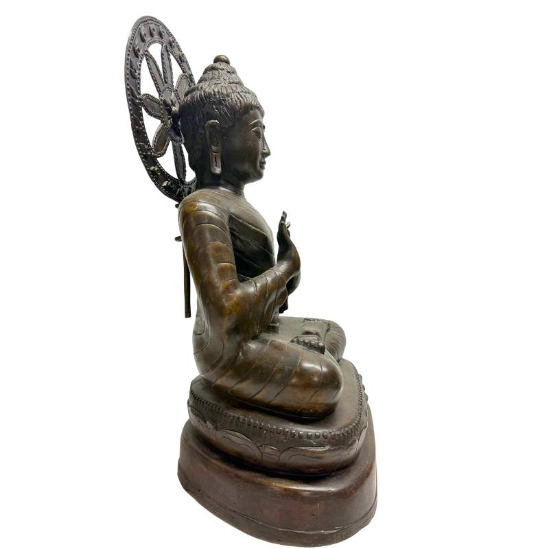 Myanmar Buddha Dharma Chakra Mudra Bronzestatue Gesichtsdetail Mandala-Stil ruhiger Ausdruck