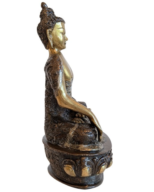 Shakyamuni-Buddha aus Nepal mit Resten der ursprünglichen Feuervergoldung