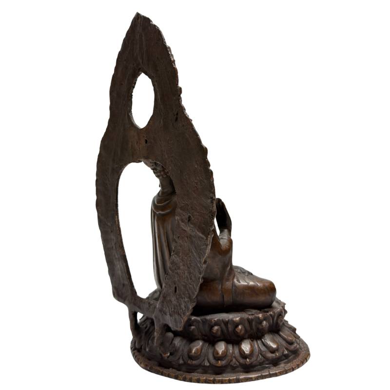 Buddhistische Kunst aus dem Himalaya in Bronze mit Dhyana Mudra und natürlichen Gebrauchsspuren