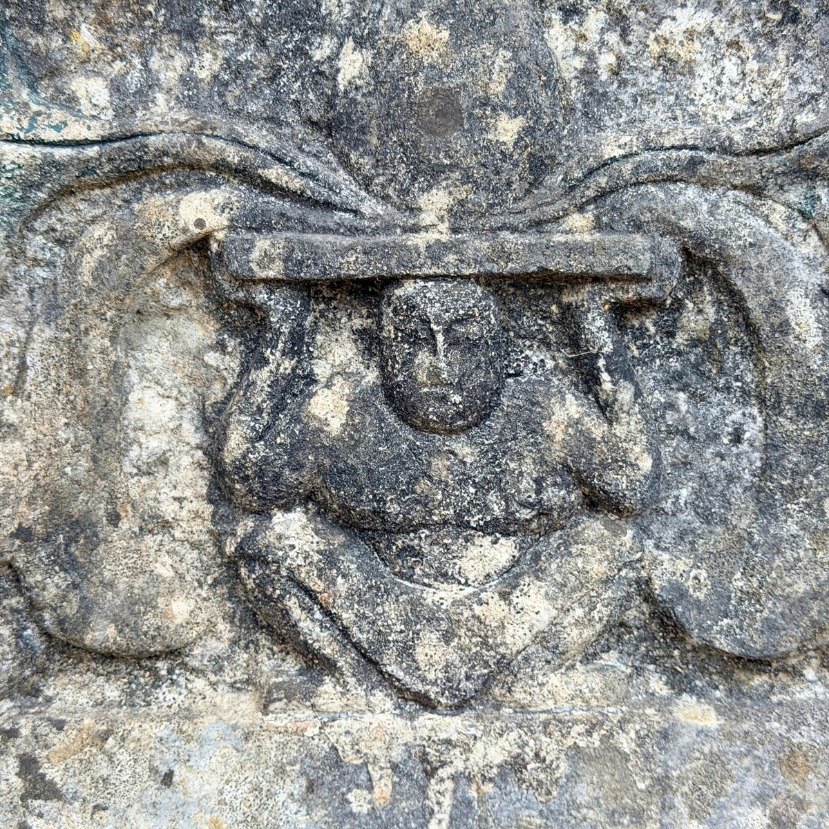 Detail van het onderste boeddhistische tempelreliëf