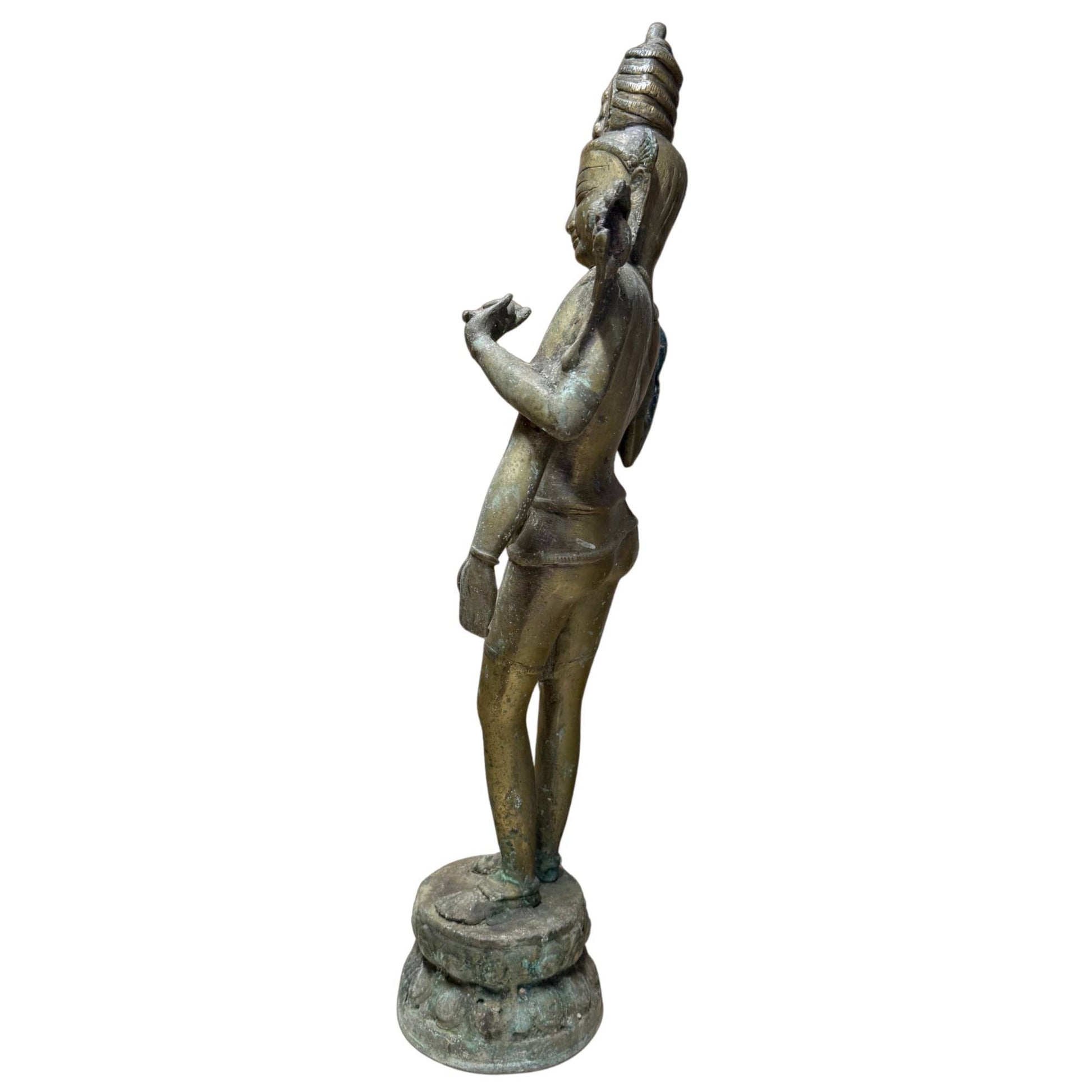 Nepalesischer vierarmiger Avalokiteshvara aus Bronze, 17. Jahrhundert – rechte Seitenansicht