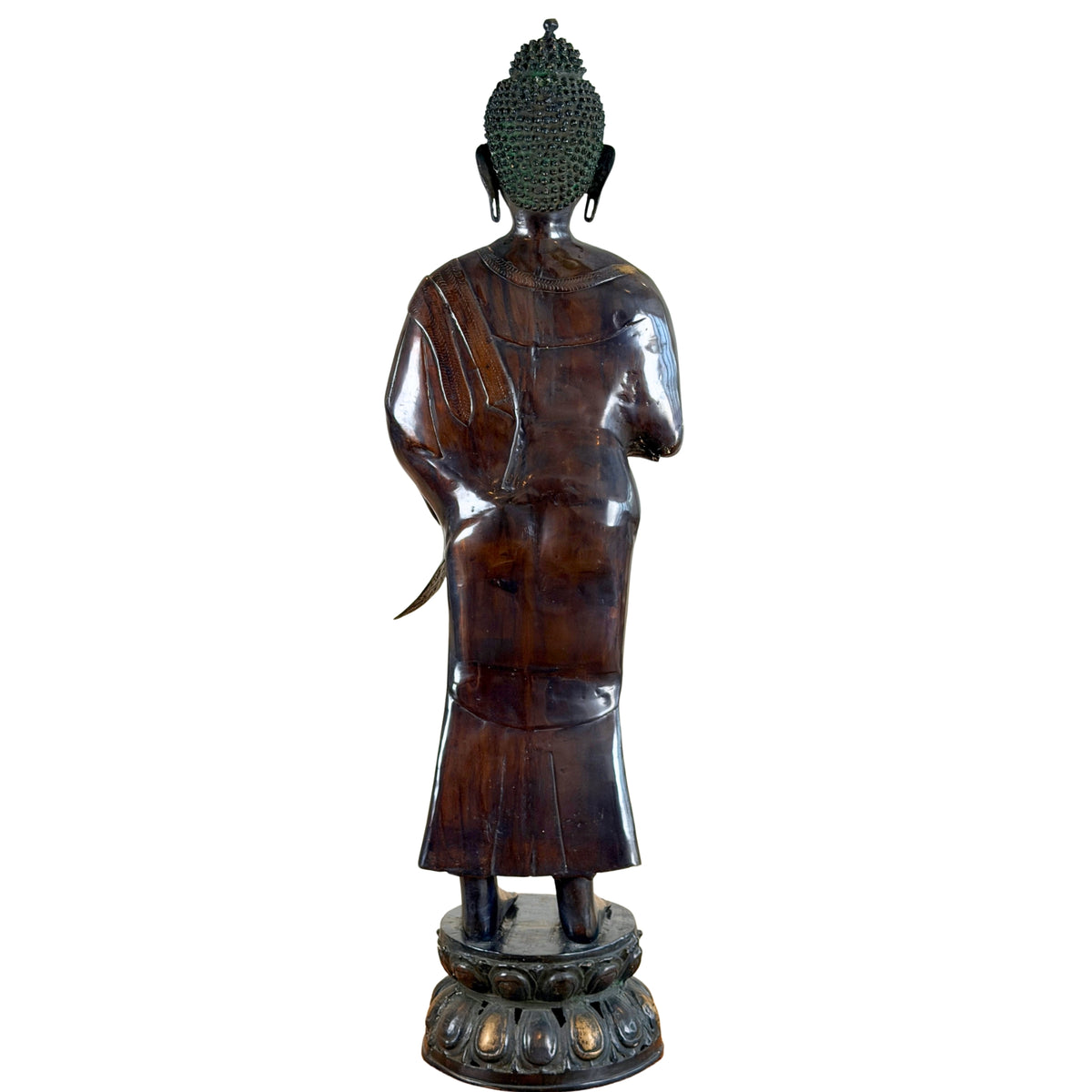 Rückansicht des stehenden Buddhas auf dem doppelten Lotossockel