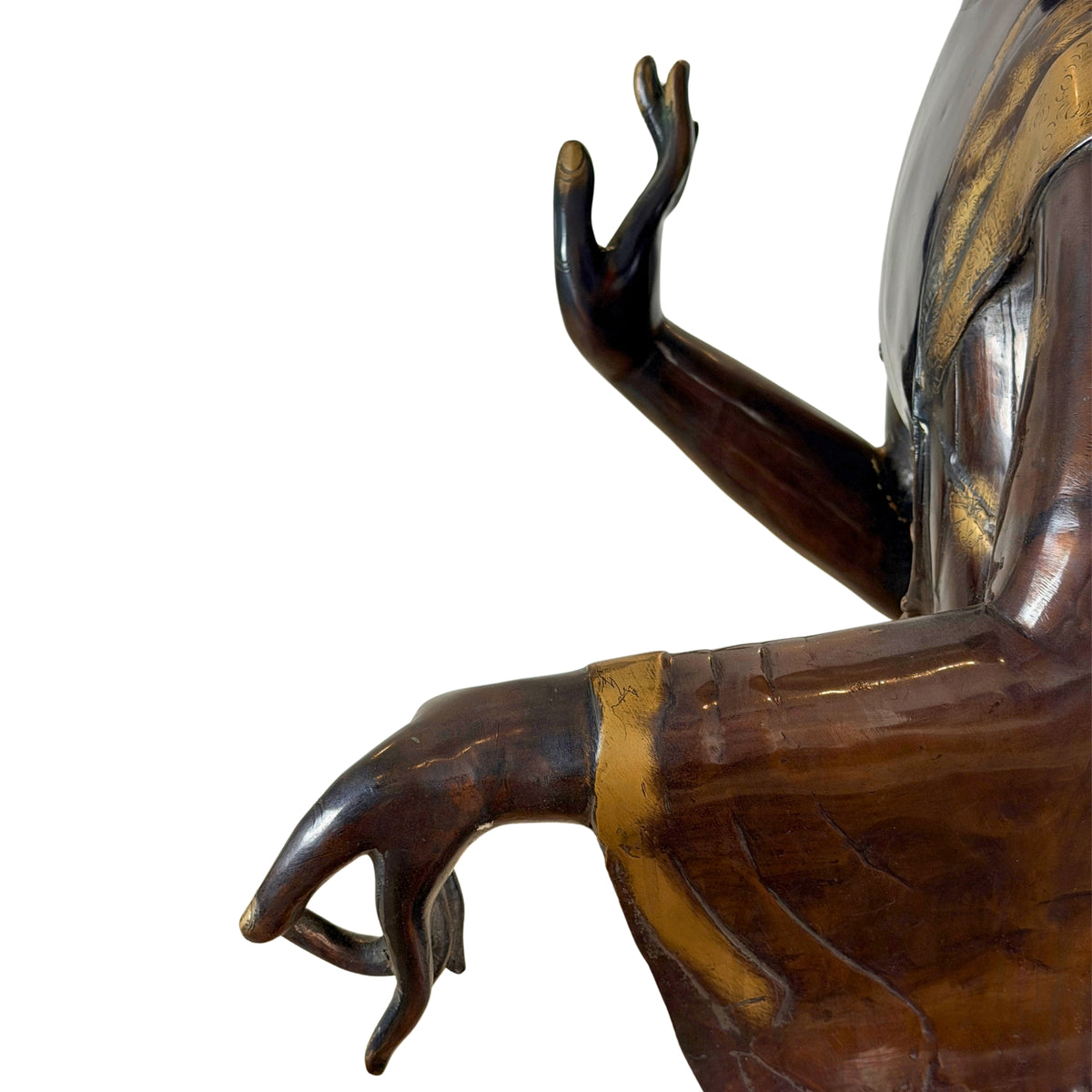 Erhobene und gesenkte Hand mit vergoldetem Saum am Handgelenk, Detail