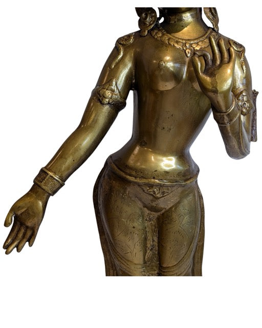 Anmutig geformte nepalesische Tara aus feuervergoldeter Bronze mit einer edlen Oberfläche