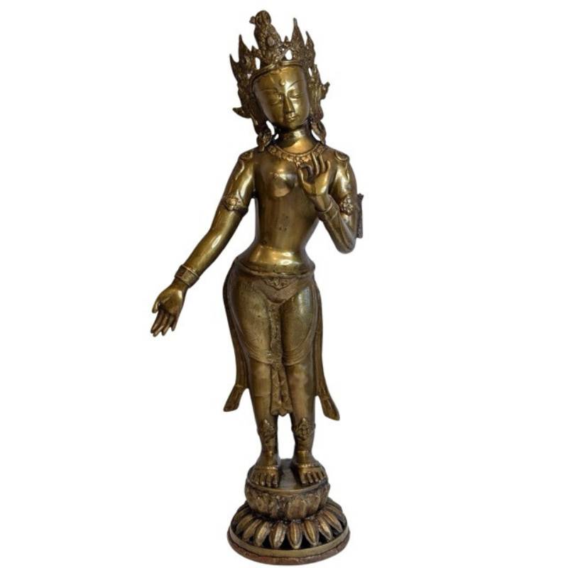 Große nepalesische Tara-Statue aus vergoldeter Bronze mit eleganter Haltung und kraftvollem Erscheinungsbild