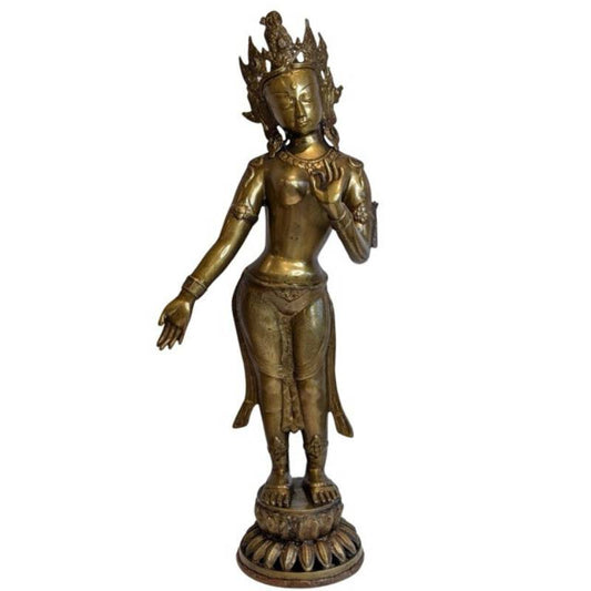 Große nepalesische Tara-Statue aus vergoldeter Bronze mit eleganter Haltung und kraftvollem Erscheinungsbild