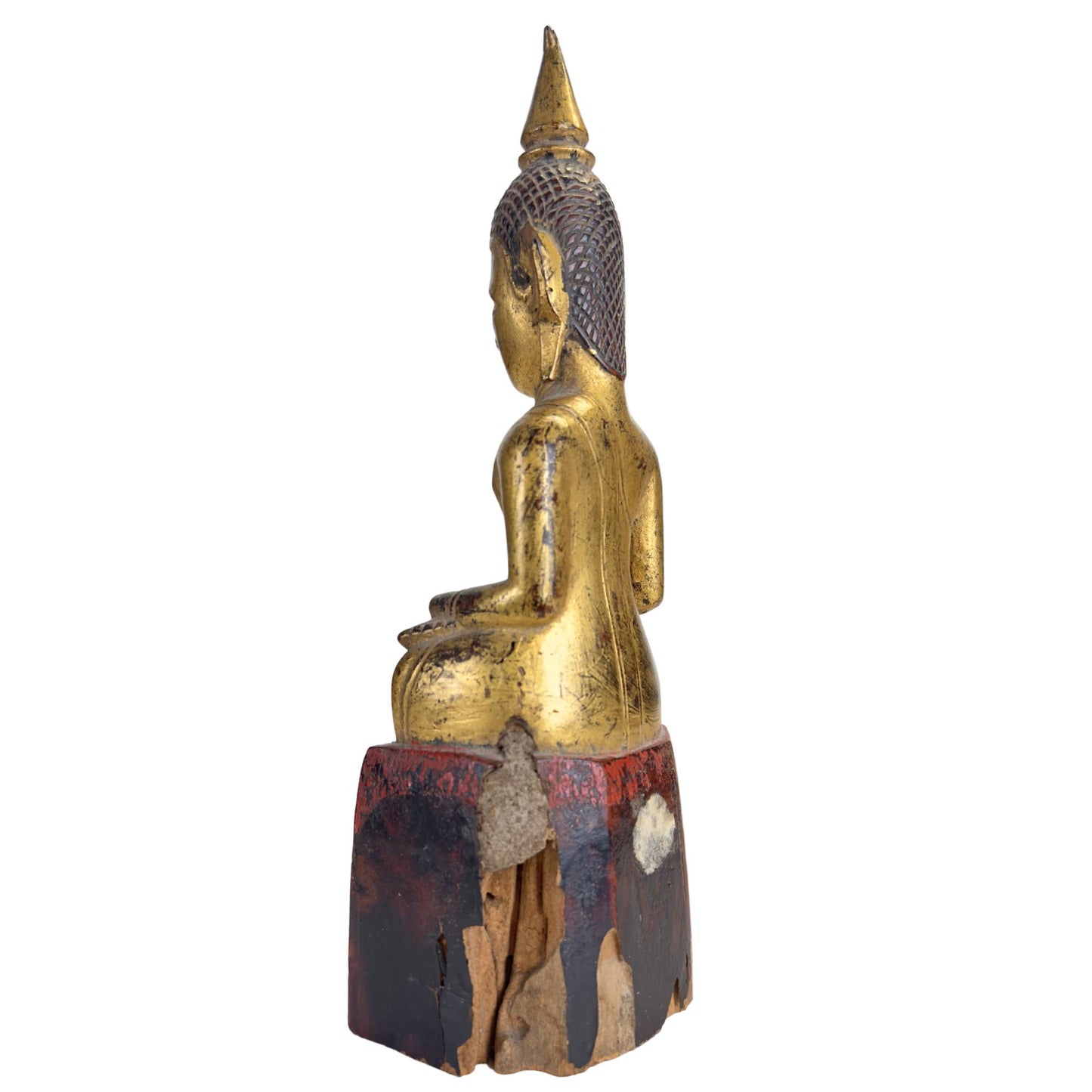 Buddha aus nordthailändischem Teakholz mit langem, flammenförmigem Ushnisha und dreieckigen Lanna-Ohrläppchen