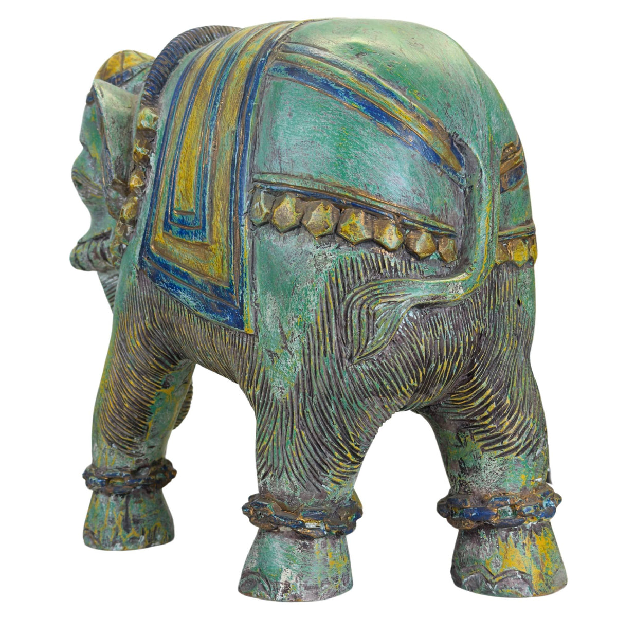 Indischer Elefant mit reich dekorierter zeremonialer Decke und Kopfschmuck
