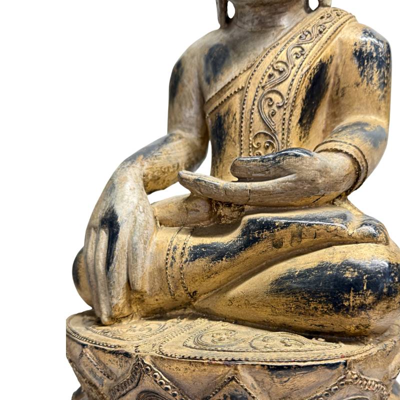 Oberfläche mit Abnutzungsspuren der Vergoldung an einer Buddha-Statue aus Myanmar