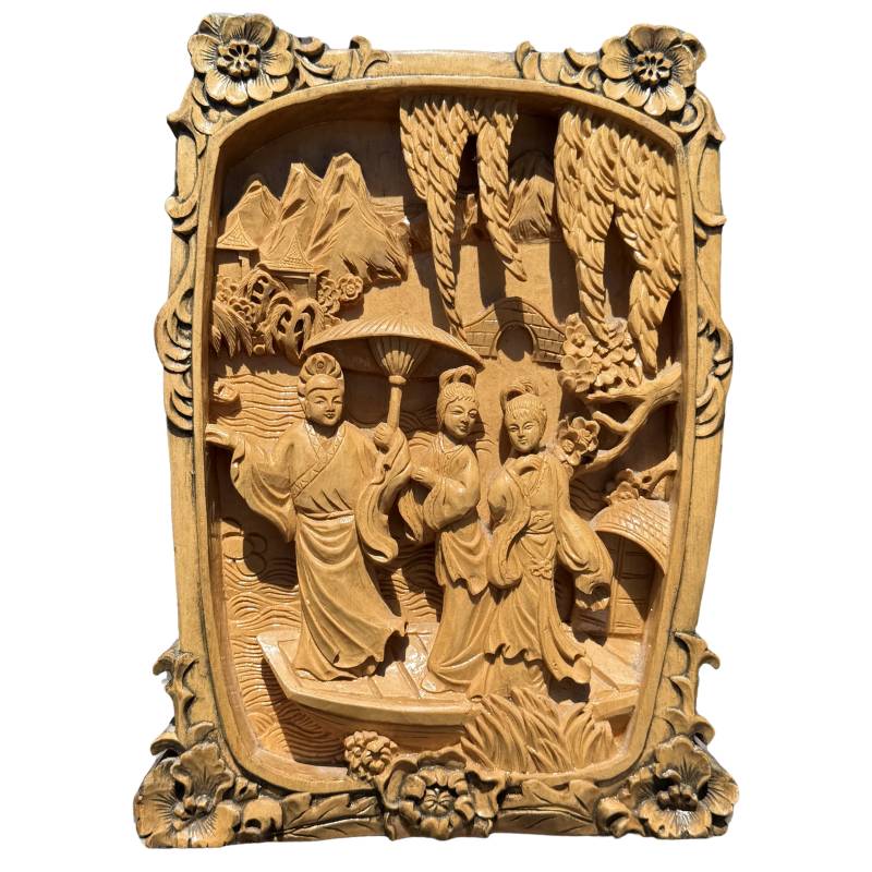 Orientalische Holzschnitzerei mit Figuren, Pagode und Landschaft aus der chinesischen Folklore