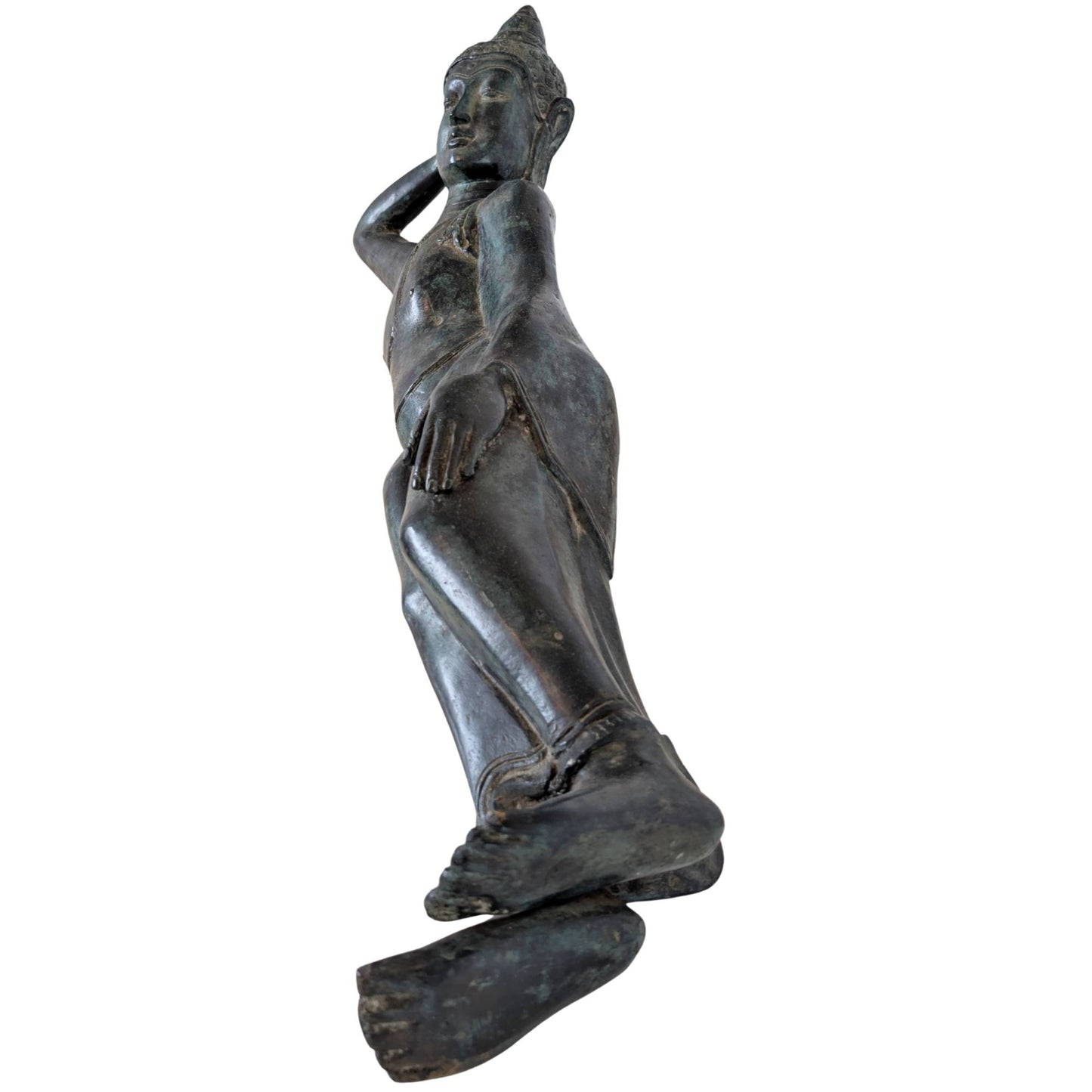 Oberfläche einer antiken Buddha-Statue aus Bronze mit authentischer Patina und Gebrauchsspuren