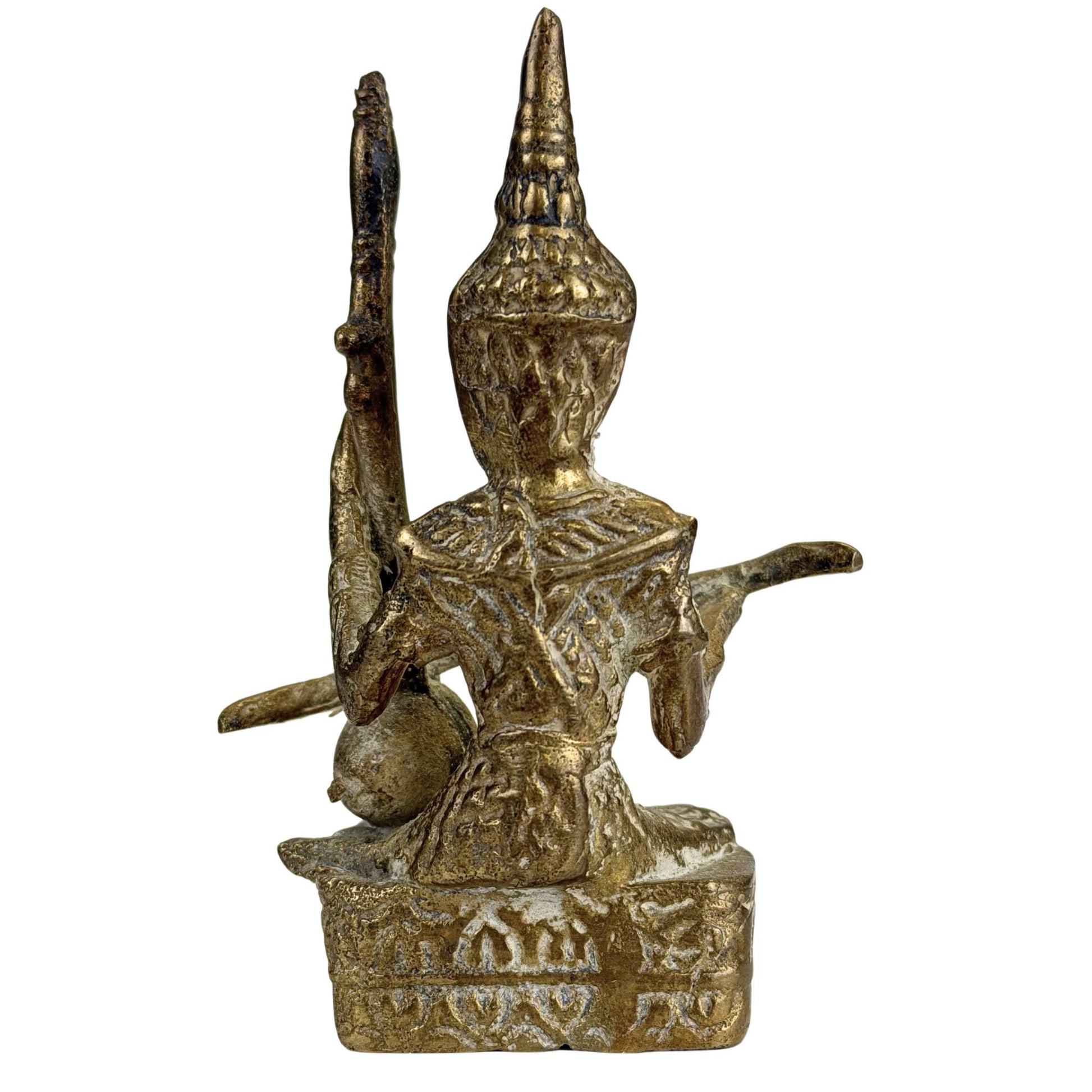 Alte thailändische Bronzestatue mit kunstvollen Details im Tempelstil
