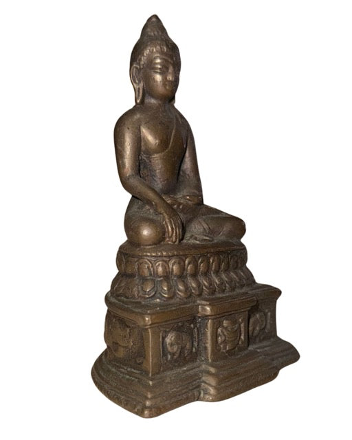 Alter Buddha aus Bronze auf einem Lotusthron mit klassischer Bhumisparsha-Mudra