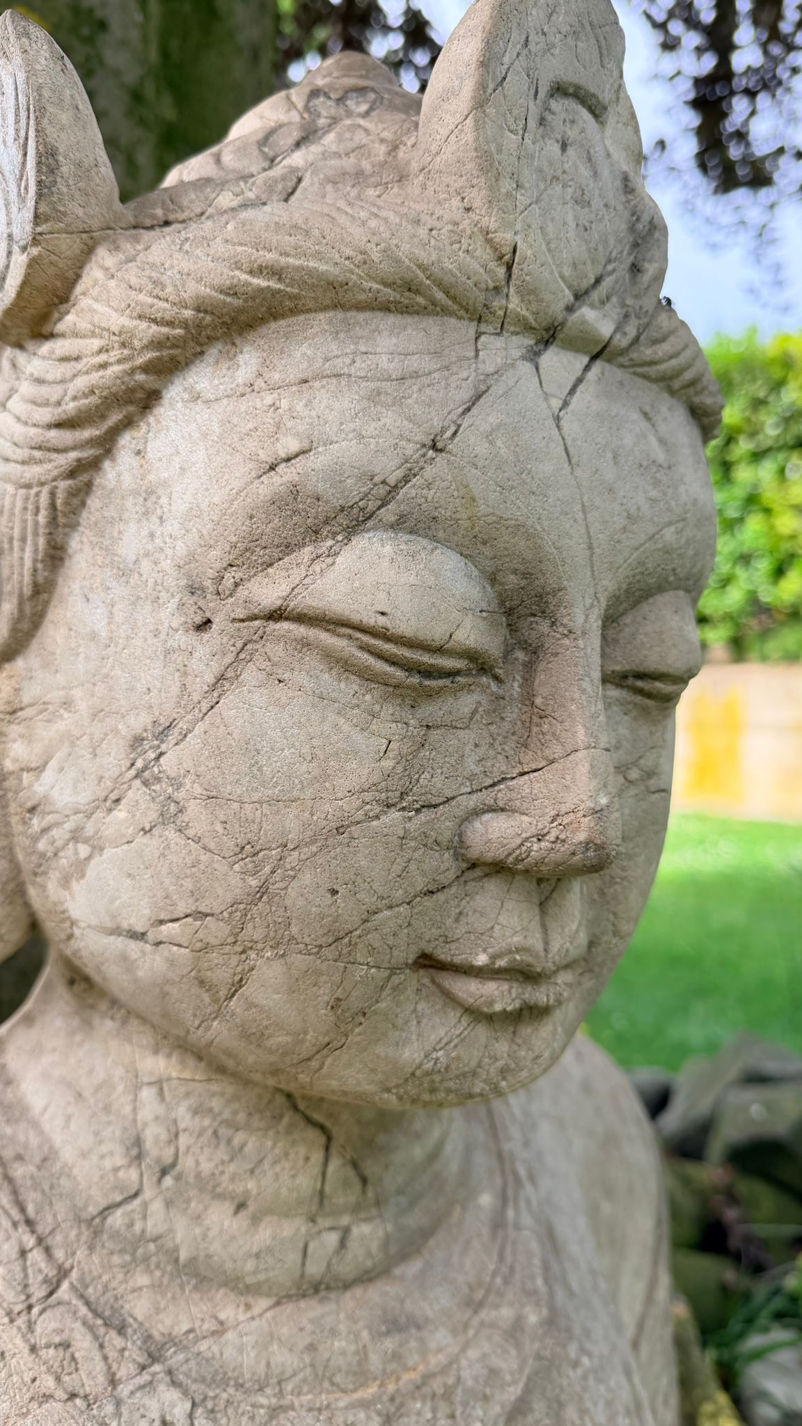 Alte Tempelfigur aus Java oder Bali, gefertigt aus massivem Naturstein