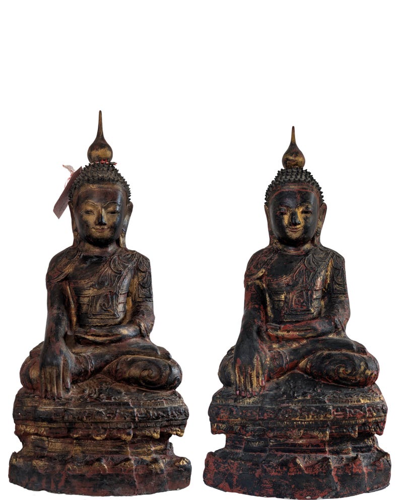 Paar antike burmesische Buddhafiguren aus lackiertem Papiermaché, ca. 1750–1825