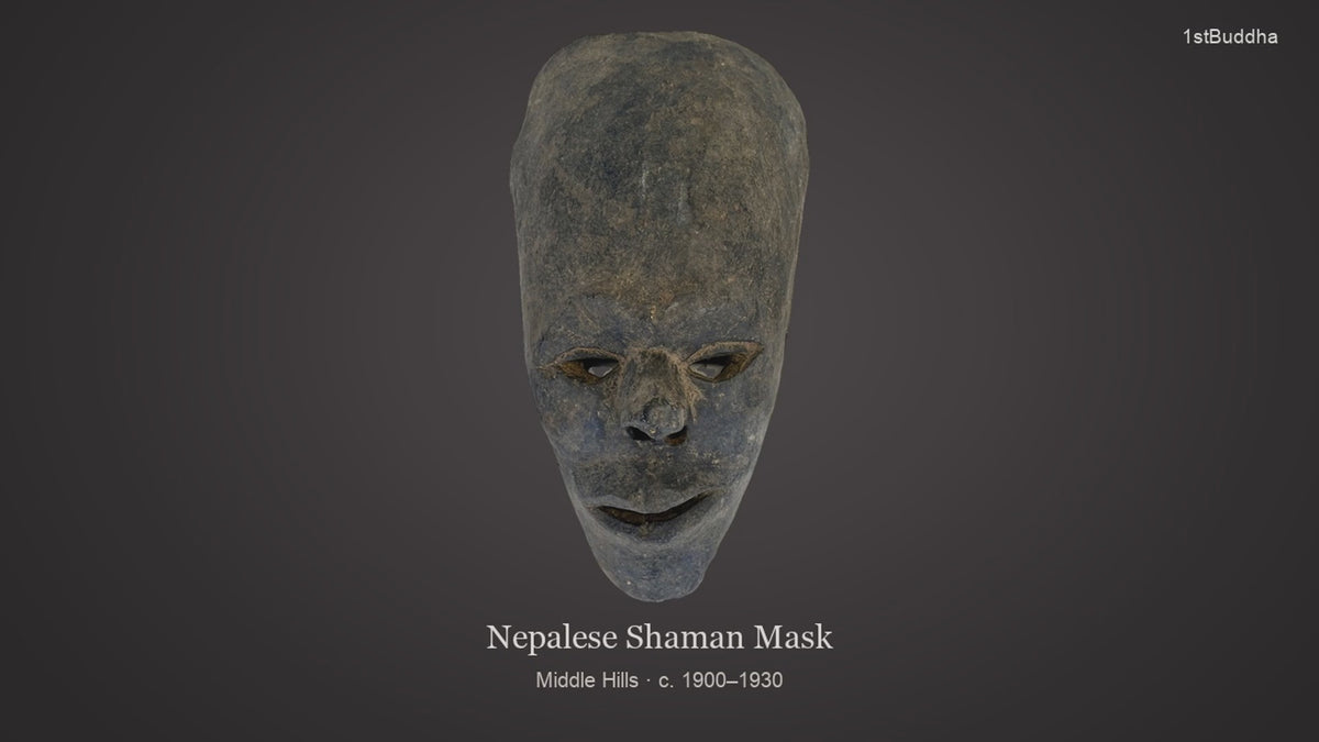 Productvideo van antiek Nepalees houten sjamanenmasker uit de Middle Hills, ca. 1900–1930, met langgerekt gezicht, smalle oogopeningen, oude draagkoorden en donkere patina, voor-, zij- en achteraanzicht.