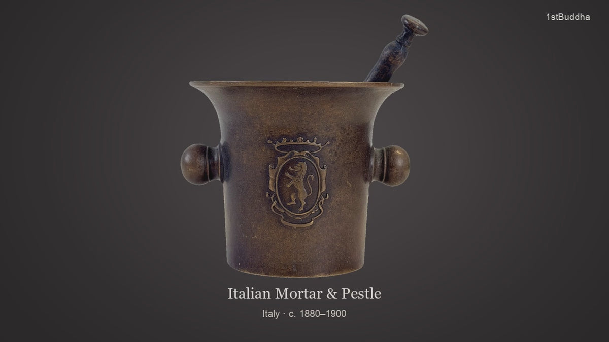 Productvideo van Antieke Italiaanse Bronzen Vijzel met Stamper – ca. 1880–1900, met beelden van het object en details van het oppervlak en de decoratie.