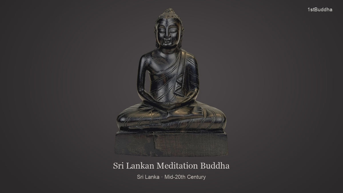 Productvideo van Sri Lankaanse Houten Boeddha in Dhyana Mudra – Midden 20e Eeuw – Lot 757, met verschillende aanzichten en details van het object, oppervlak en decoratie.