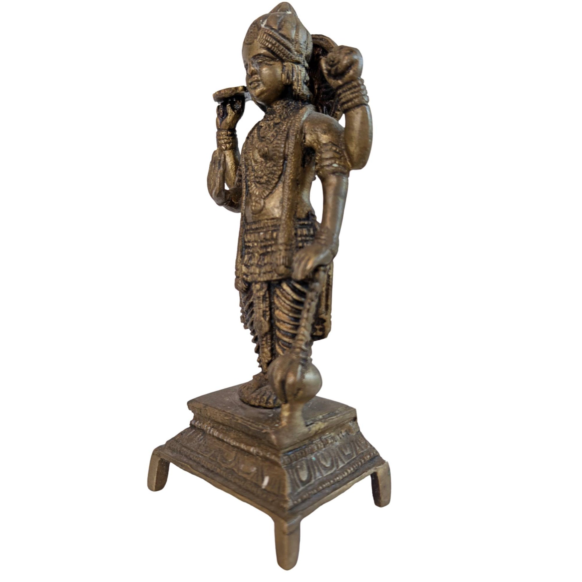 Schräge Profilansicht von links einer authentischen Vishnu-Statue aus dem 19. Jahrhundert aus Indien.