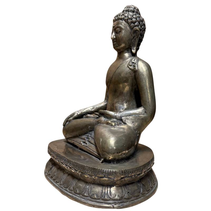 Ruhiger Blick, antiker Buddha, kaschmirische Ästhetik, mandelförmige Augen, Ikonographie.