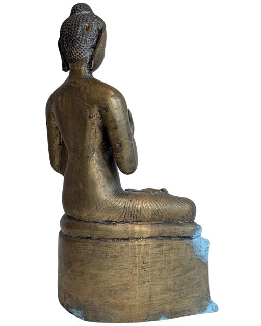 Alte Bronzestatue des Shakyamuni Buddha mit natürlicher Patina