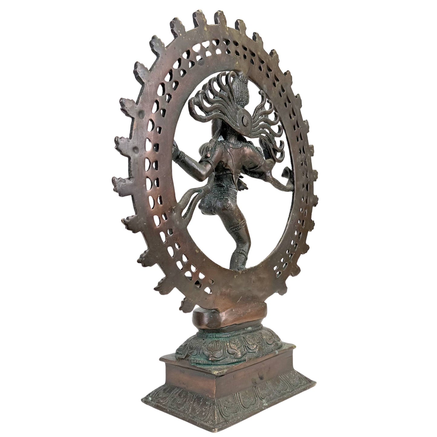 Bronzestatue von Shiva Nataraja mit Handmudras, mehreren Armen, anmutiger Krone und heiligem Tanz innerhalb des Heiligenscheins.