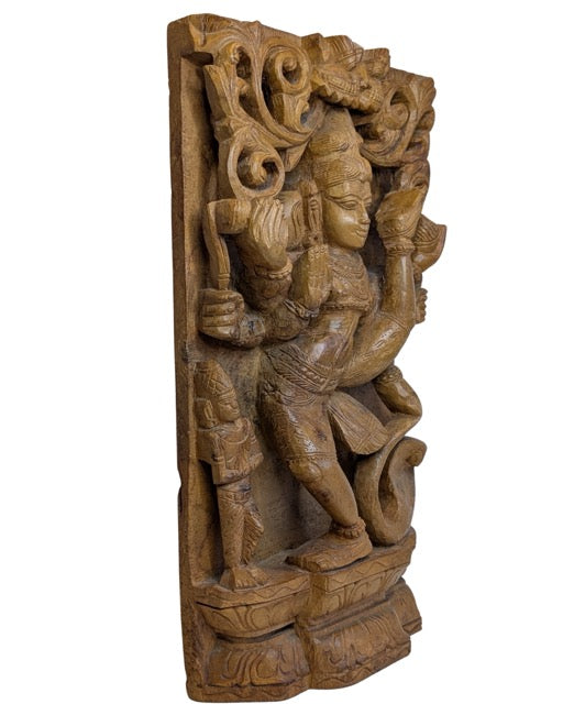 Holzschnitzerei eines Shiva-Nataraja-Tempelreliefs, Indien