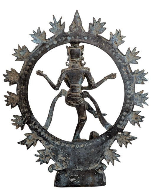 Traditionell gegossene Bronzefigur von Shiva Nataraja