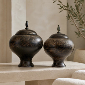 Paar indische Bronze-Deckelgefäße mit dunkler Patina, um 1920–1960
