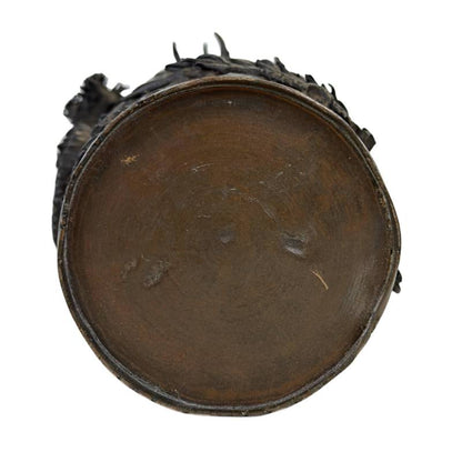 Vasen aus sonorem „Glockenmetall“-Bronze mit einer klaren, langanhaltenden Resonanz.