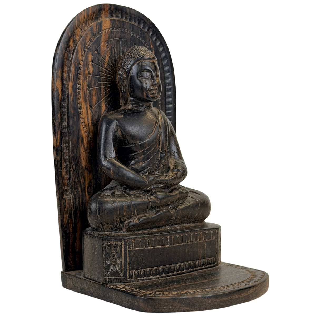 Sri-lankischer Buddha im Holzschrein mit hoher bogenförmiger Rückwand