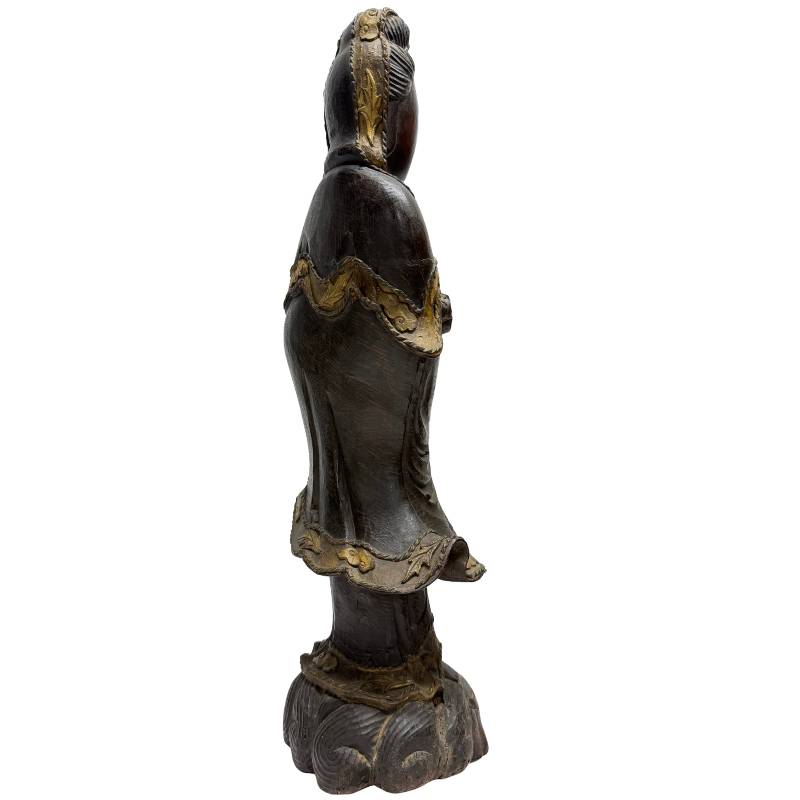 Detail einer Guanyin-Avalokiteshvara-Holzstatue mit originalen Vergoldungsresten, chinesische buddhistische Kunst