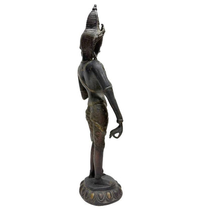Vollständige Figur einer stehenden Tara, aus Bronze gegossen, Himalaya-Region