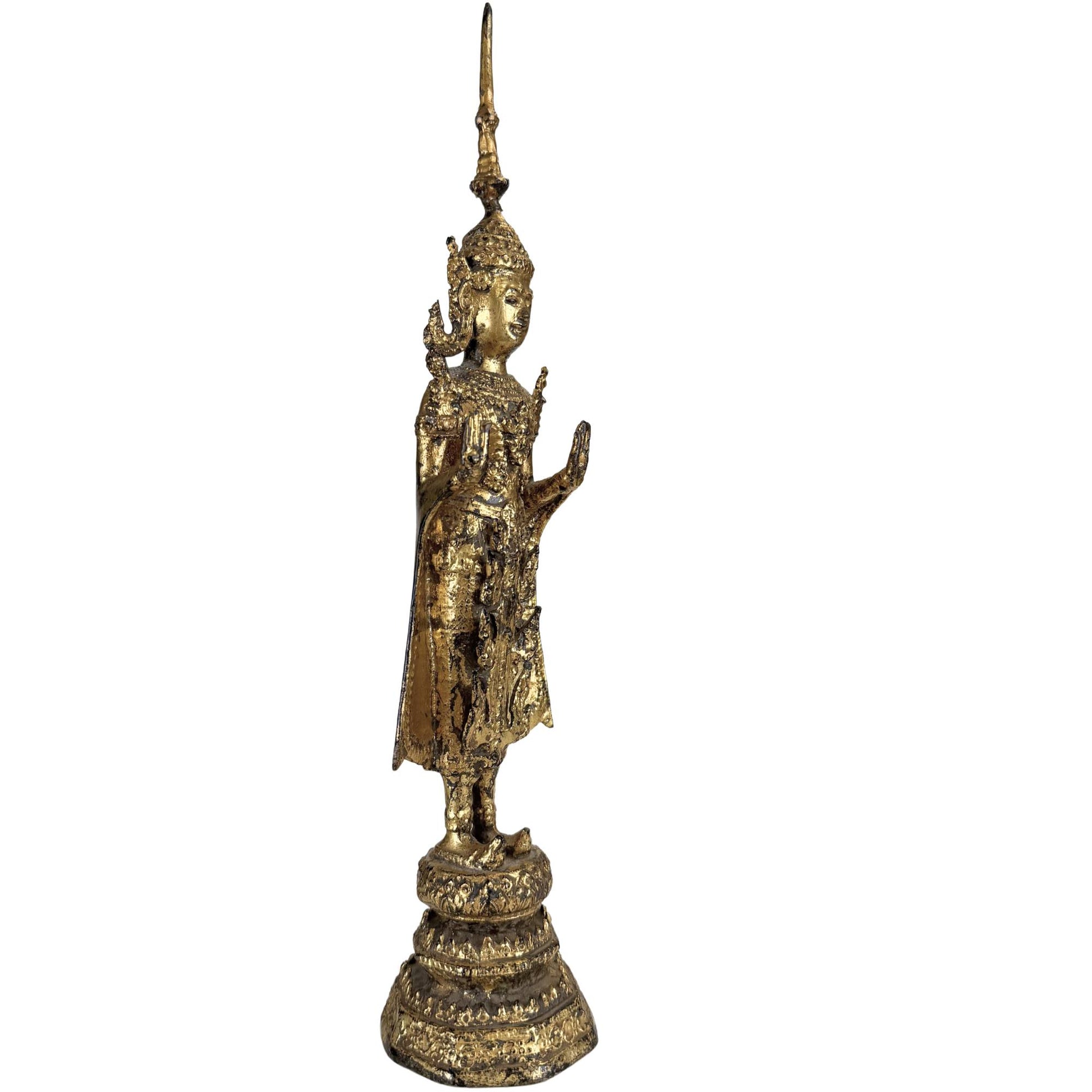 Stehender thailändischer Buddha mit Abhaya Mudra als Symbol für Schutz und Ruhe