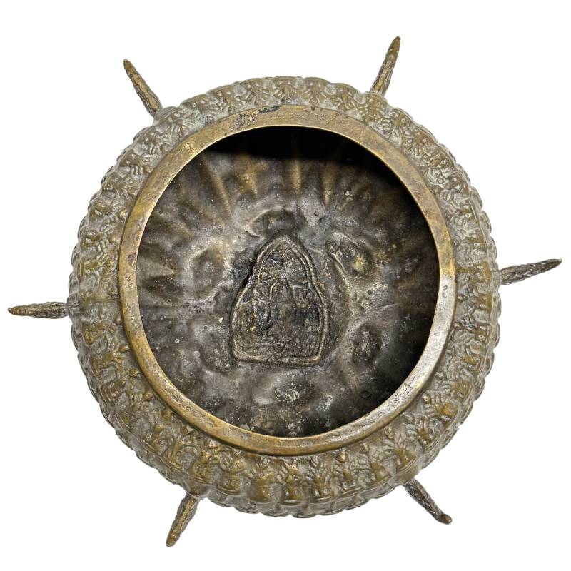 Stupa-förmiger Deckel eines antiken thailändischen Bronze-Reliquiars