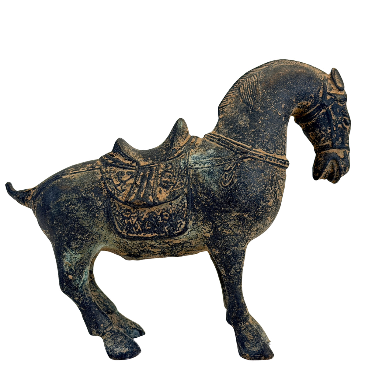 Pferdeskulptur im Tang-Stil aus China mit archaischer Patina