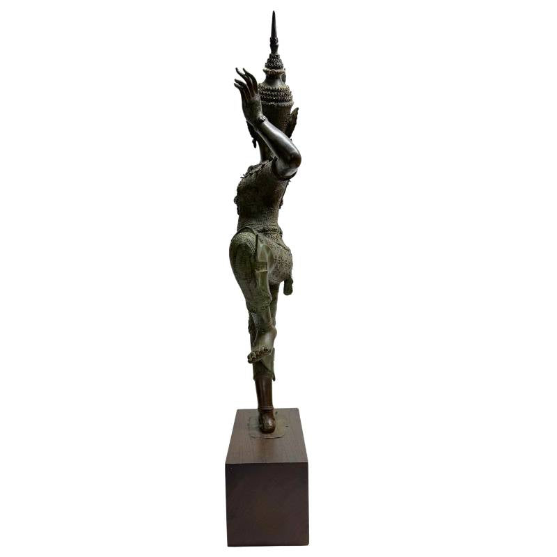 Thailändische Bronzehofskulptur mit eleganter Bewegung und traditioneller Dekoration