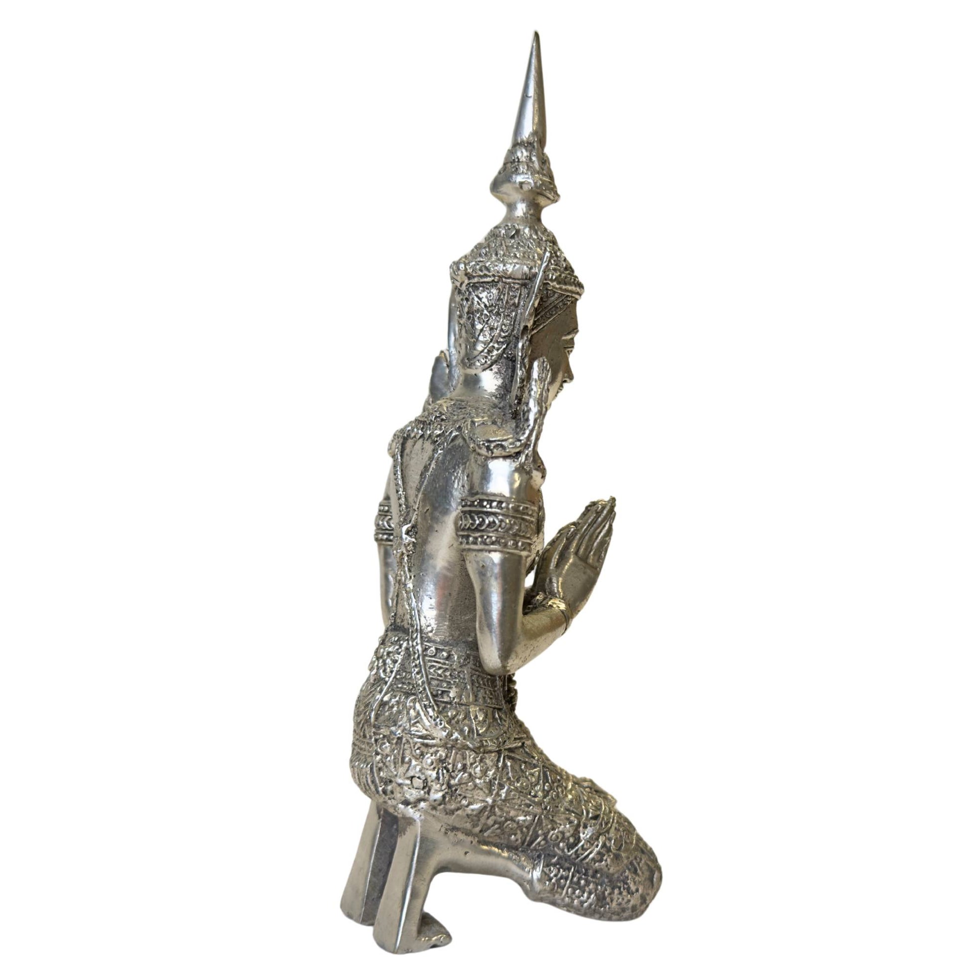 Thailändische Thepanom-Engel in der Anjali Mudra (Namaste)-Pose.