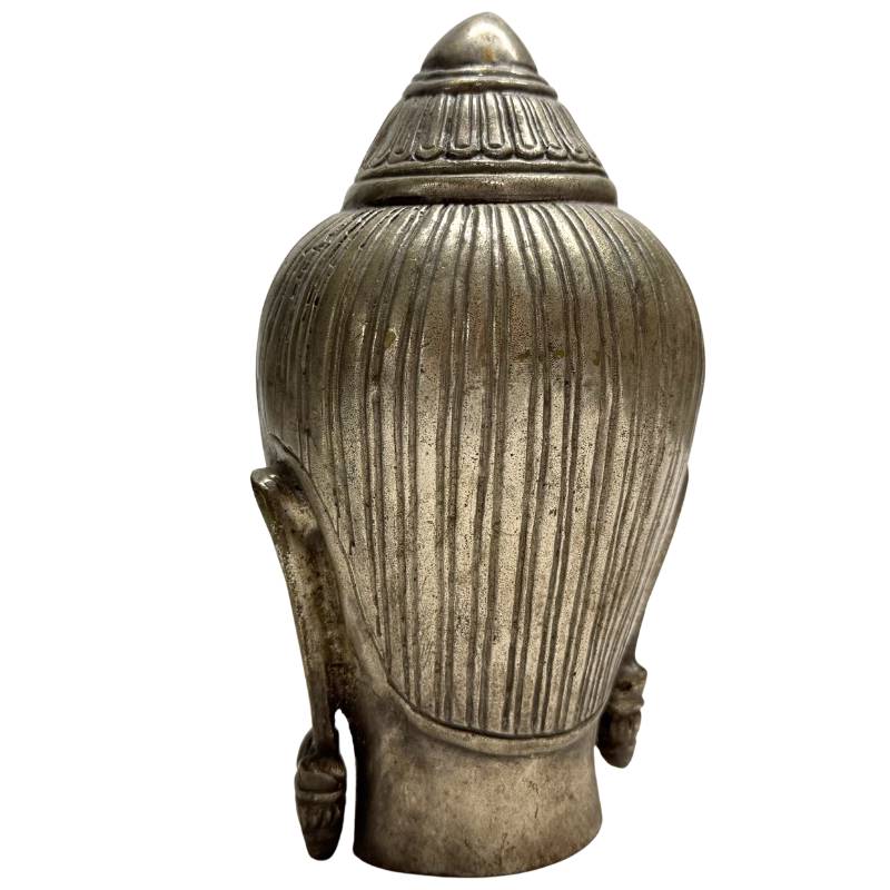 Handgefertigte thailändische Buddha-Kopfskulptur mit authentischer Vintage-Patina, exklusive orientalische Antiquitäten und Tempelkunst.
