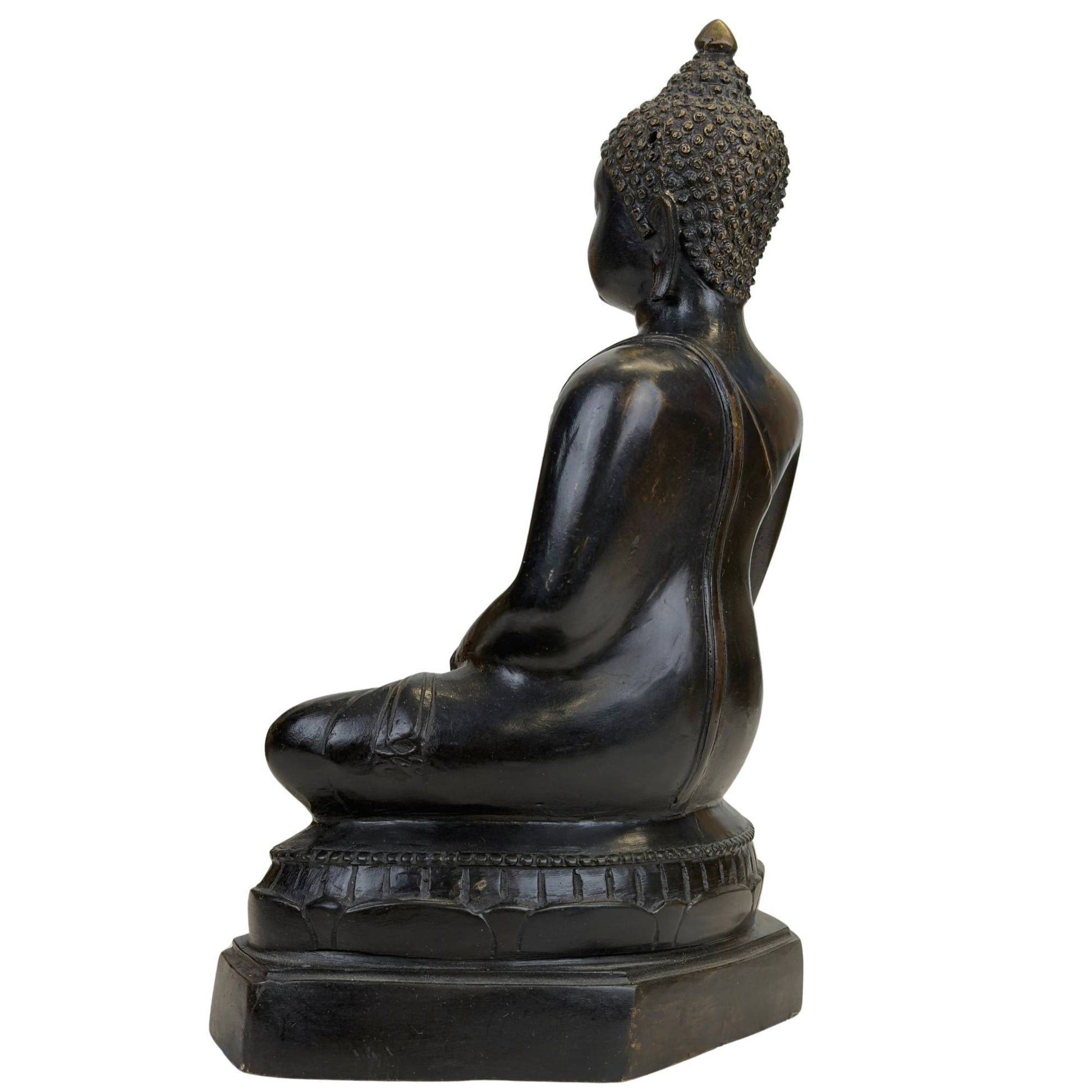 Thailändischer Buddha in der erdberührenden Bhumisparsha-Pose