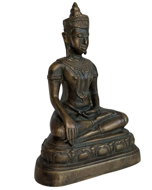 Thailändischer Buddha aus Bronze mit natürlicher Patina und Vergoldungsresten