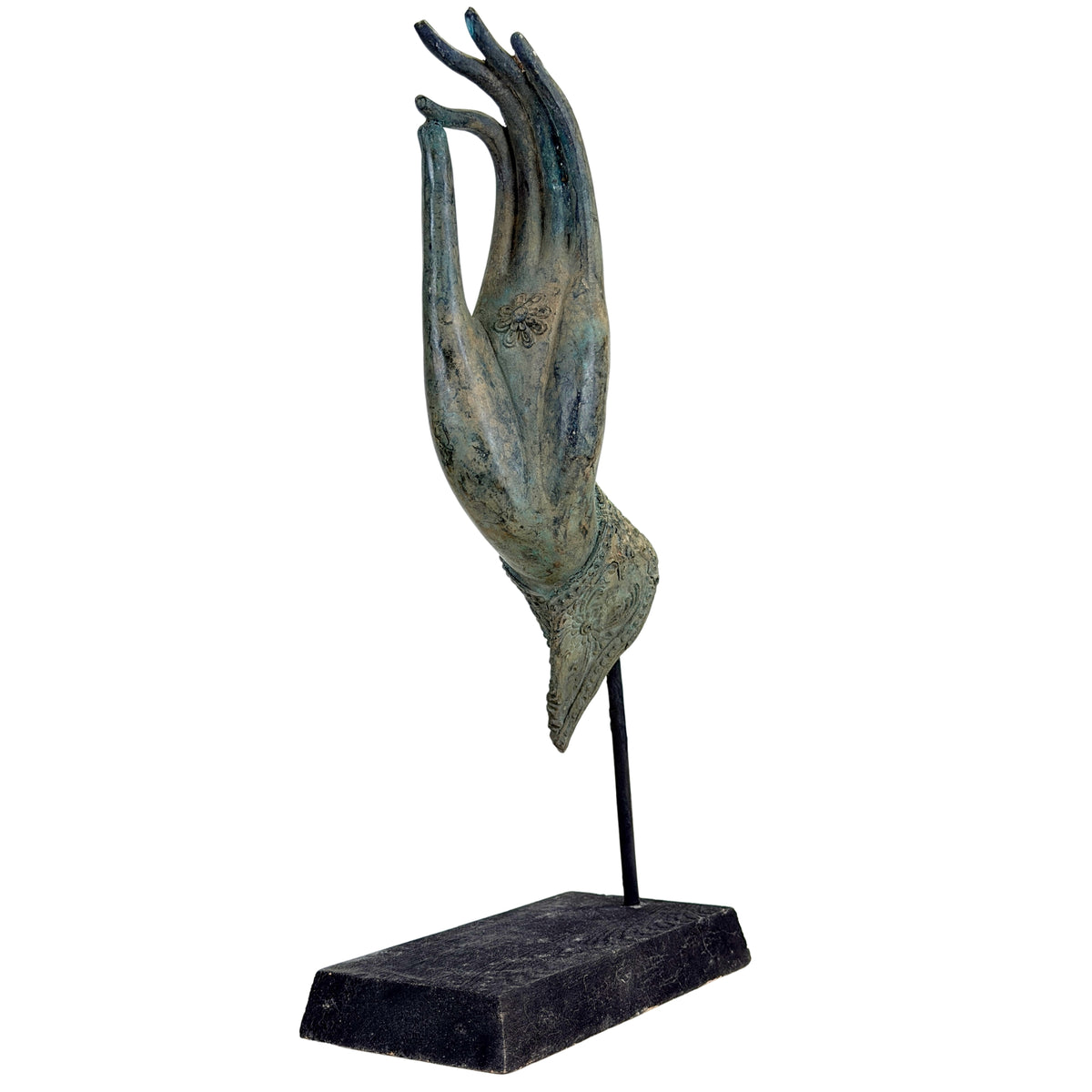 Handfläche der thailändischen Bronze-Buddhahand mit erhabenem Blüten- oder Chakramotiv