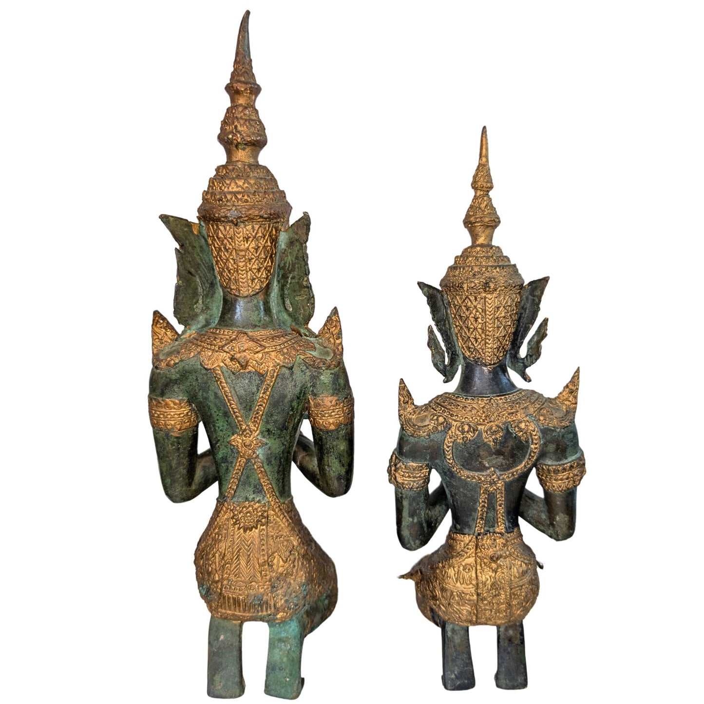 Thailändische Bronzestatuen mit Vergoldung und grüner Patina