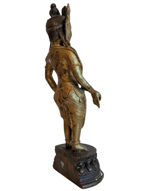 Antike tibetische Avalokiteshvara-Statue mit spiritueller Ausstrahlung
