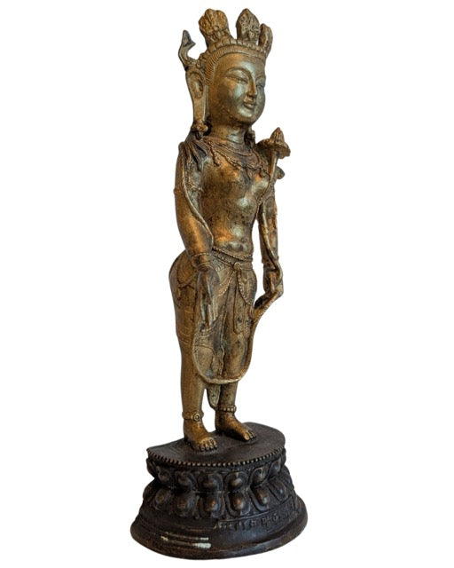 Tibetische Bronzestatue des Avalokiteshvara mit tiefer natürlicher Patina