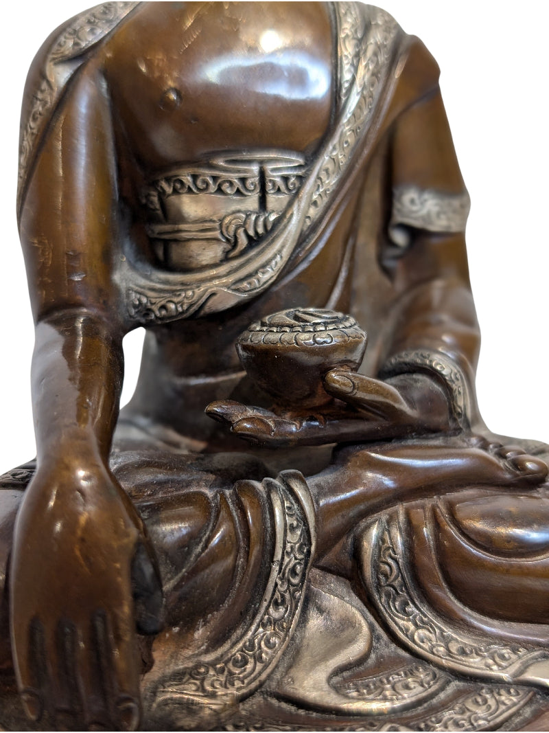Tibetischer Medizinbuddha Bhaisajyaguru, bronzene Tempelstatue